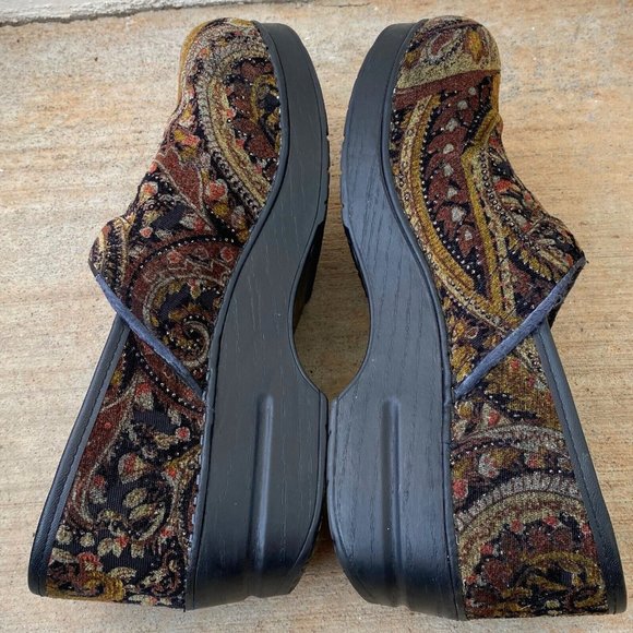 Dansko Sz 41 US 10.5 / 11 Clogs Shoes Mules Tapestry Paisley Velvet Suede - Picture 4 of 8